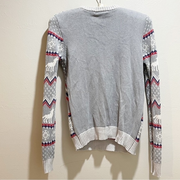 GAME OF THRONES Women’s WINTER IS HERE STARK DIRE WOLF Intarsia Knit Sweater M - Picture 4 of 10